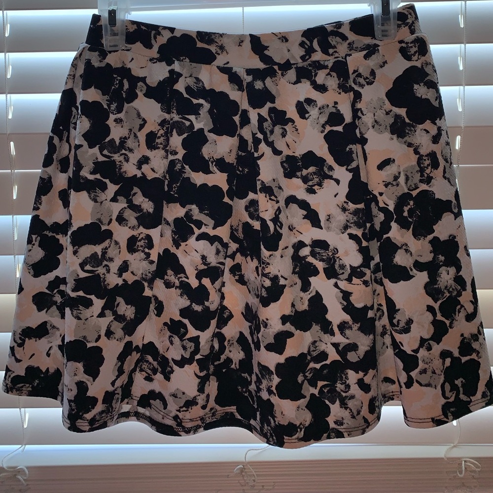 Flowy skirt